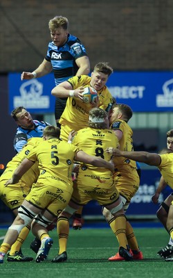 261225 - Cardiff Rugby v Dragons RFC, United Rugby Championship - Matthew Screech of Dragons RFC wins a lineout