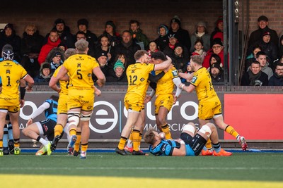 261225 - Cardiff Rugby v Dragons RFC - United Rugby Championship - Dragons players celebrate a try