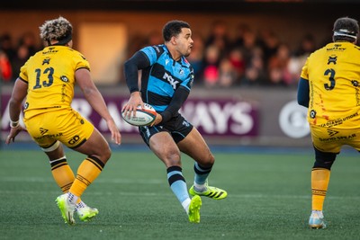261225 - Cardiff Rugby v Dragons RFC - United Rugby Championship - Ben Thomas of Cardiff Rugby