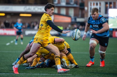 261225 - Cardiff Rugby v Dragons RFC - United Rugby Championship - Che Hope of Dragons 