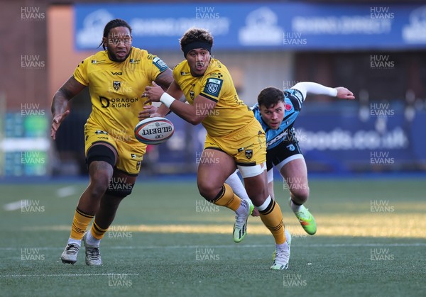 261225 - Cardiff Rugby v Dragons RFC, United Rugby Championship - Fine Inisi of Dragons RFC breaks away