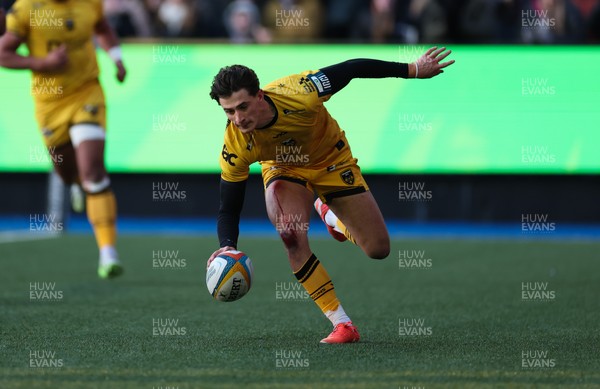 261225 - Cardiff Rugby v Dragons RFC, United Rugby Championship - Che Hope of Dragons RFC runs in his second try