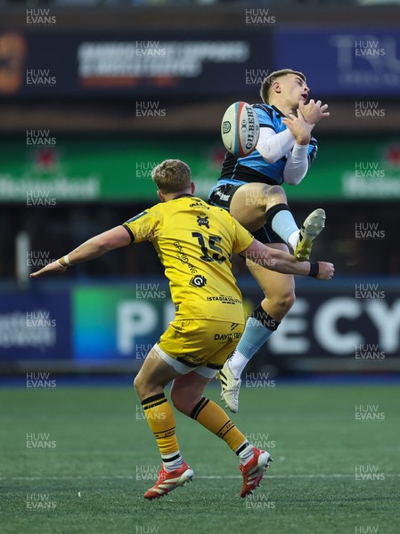 261225 - Cardiff Rugby v Dragons RFC, United Rugby Championship - Cam Winnett of Cardiff Rugby and Angus O’Brien of Dragons RFC compete for the ball