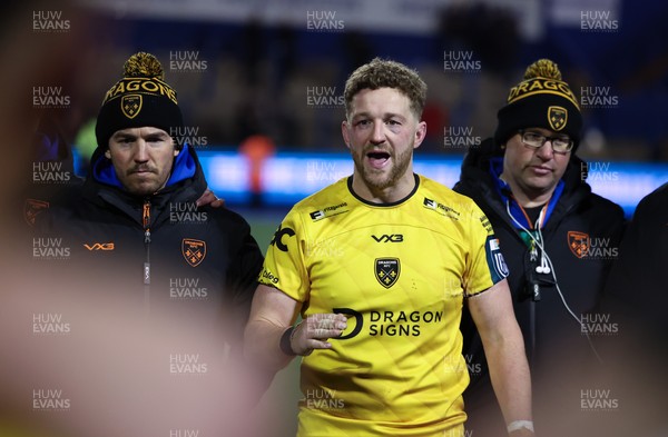 261225 - Cardiff Rugby v Dragons RFC, United Rugby Championship - Angus O’Brien of Dragons RFC speaks to the players at the end of the match