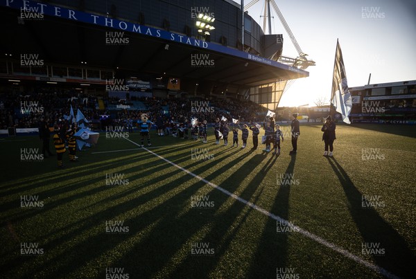 261225 - Cardiff Rugby v Dragons RFC, United Rugby Championship - Long shadows in the afternoon sun from the guard of honour