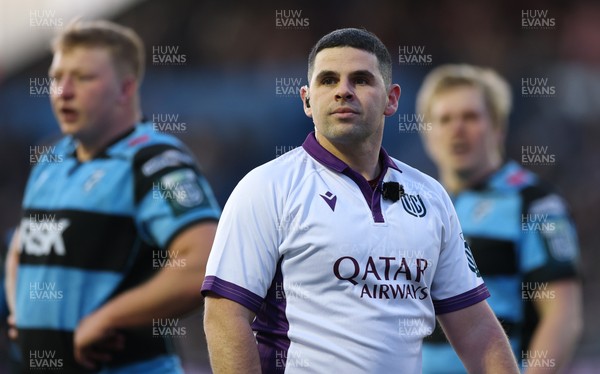 261225 - Cardiff Rugby v Dragons RFC, United Rugby Championship - Referee Adam Jones