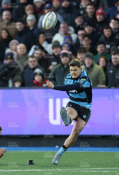 261225 - Cardiff Rugby v Dragons RFC, United Rugby Championship - Callum Sheedy of Cardiff Rugby kicks conversion