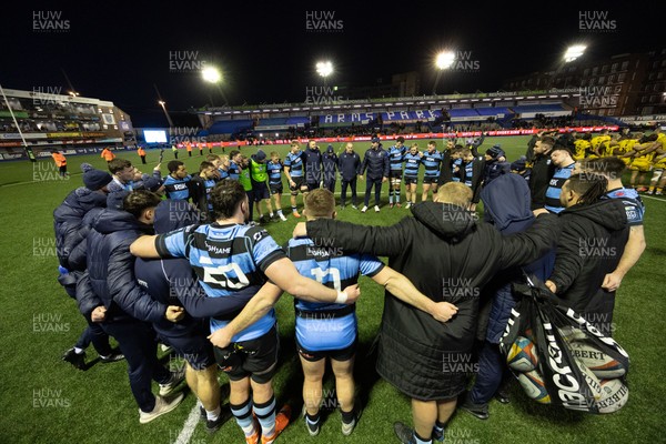261225 - Cardiff Rugby v Dragons RFC, United Rugby Championship - The Cardiff team huddle up at the end of the match 