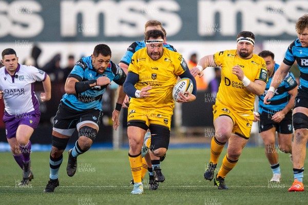 261225 - Cardiff Rugby v Dragons RFC - United Rugby Championship - Robert Hunt of Dragons