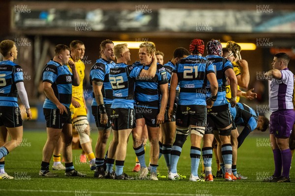 261225 - Cardiff Rugby v Dragons RFC - United Rugby Championship -  Dan Thomas of Cardiff Rugby is congratulated after winning the final turnover