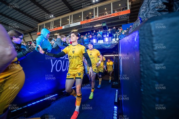 261225 - Cardiff Rugby v Dragons RFC - United Rugby Championship - Che Hope of Dragons 