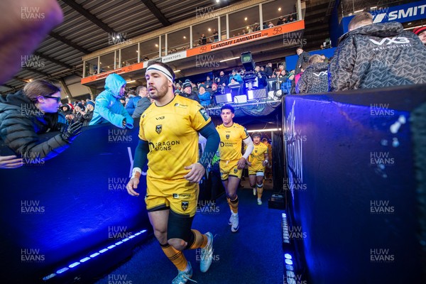 261225 - Cardiff Rugby v Dragons RFC - United Rugby Championship - Robert Hunt of Dragons