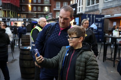 301124 - Cardiff Rugby v Dragons RFC - United Rugby Championship - Gethin Jenkins with fans