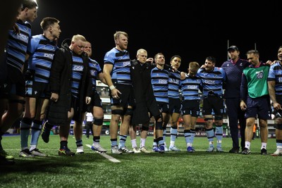 301124 - Cardiff Rugby v Dragons RFC - United Rugby Championship - Cardiff team huddle at full time