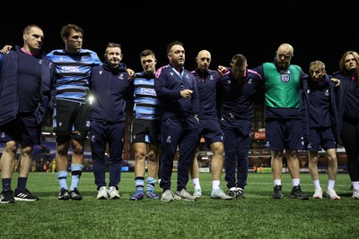 301124 - Cardiff Rugby v Dragons RFC - United Rugby Championship - Cardiff Rugby Head Coach Matt Sherratt speaks in the team huddle