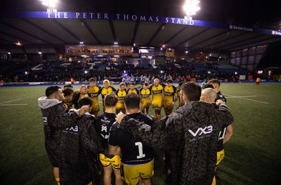 301124 Cardiff Rugby v Dragons RFC, United Rugby Championship - The Dragons huddle up at the end of the match