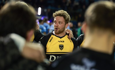 301124 Cardiff Rugby v Dragons RFC, United Rugby Championship - Angus O’Brien of Dragons speaks to the players at the end of the match