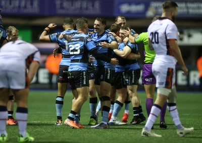 251025 - Cardiff Rugby v Edinburgh - United Rugby Championship - Cardiff celebrate at full time