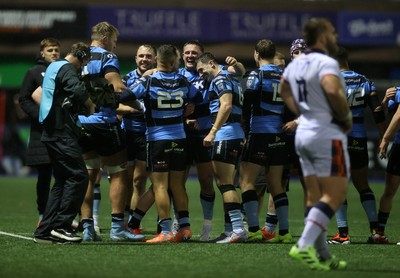 251025 - Cardiff Rugby v Edinburgh - United Rugby Championship - Cardiff celebrate at full time