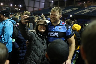 251025 - Cardiff Rugby v Edinburgh - United Rugby Championship - Josh McNally of Cardiff with fans at full time