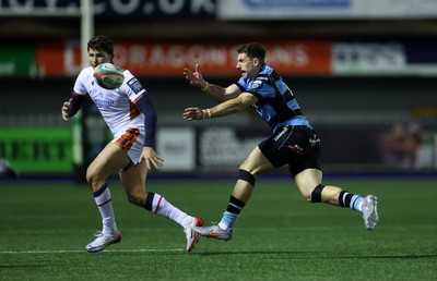 251025 - Cardiff Rugby v Edinburgh - United Rugby Championship - Harri Millard of Cardiff 