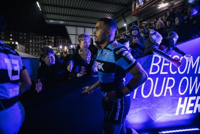 251025 - Cardiff Rugby v Edinburgh - United Rugby Championship - Ben Thomas of Cardiff 