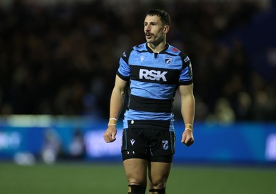 251025 - Cardiff Rugby v Edinburgh - United Rugby Championship - Harri Millard of Cardiff 