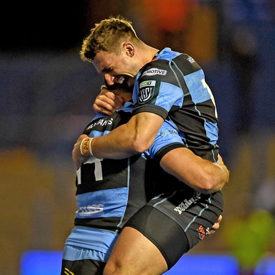 251025 - Cardiff Rugby v Edinburgh Rugby - United Rugby Championship - Josh Adams of Cardiff Rugby celebrates scoring a try with team mates