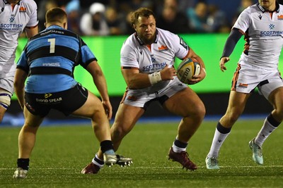 251025 - Cardiff Rugby v Edinburgh Rugby - United Rugby Championship - Pierre Schoeman of Edinburgh is challenged by Danny Southworth of Cardiff Rugby