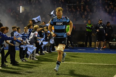 251025 - Cardiff Rugby v Edinburgh Rugby - United Rugby Championship - Josh McNally of Cardiff Rugby runs out at the start of the match