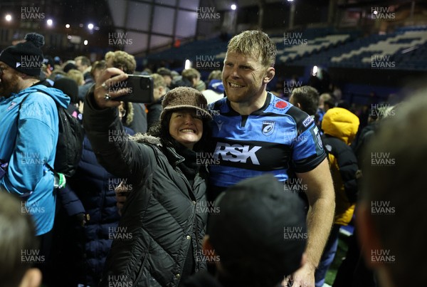 251025 - Cardiff Rugby v Edinburgh - United Rugby Championship - Josh McNally of Cardiff with fans at full time