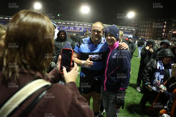 251025 - Cardiff Rugby v Edinburgh - United Rugby Championship - Corey Domachowski of Cardiff with fans at full time