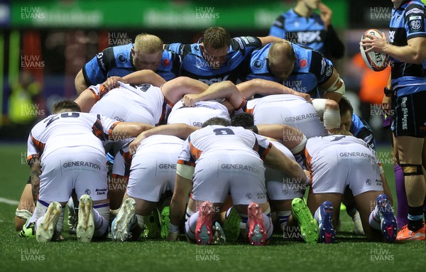 251025 - Cardiff Rugby v Edinburgh - United Rugby Championship - Keiron Assiratti, Daf Hughes and Corey Domachowski of Cardiff 