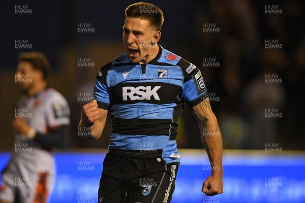 251025 - Cardiff Rugby v Edinburgh Rugby - United Rugby Championship - Josh Adams of Cardiff Rugby celebrates scoring a try