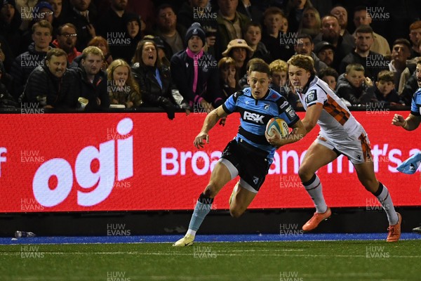 251025 - Cardiff Rugby v Edinburgh Rugby - United Rugby Championship - Josh Adams of Cardiff Rugby