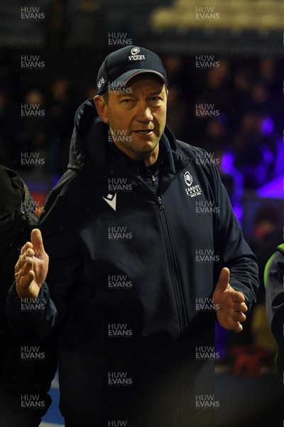 251025 - Cardiff Rugby v Edinburgh Rugby - United Rugby Championship - Cardiff interim head coach, Corniel Van Zyl with his side at full time