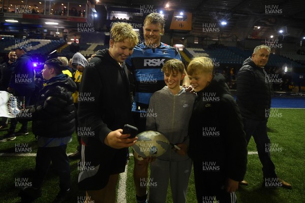 251025 - Cardiff Rugby v Edinburgh Rugby - United Rugby Championship - Josh McNally of Cardiff Rugby with fans at full time