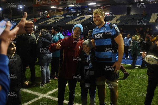 251025 - Cardiff Rugby v Edinburgh Rugby - United Rugby Championship - Josh McNally of Cardiff Rugby with fans at full time