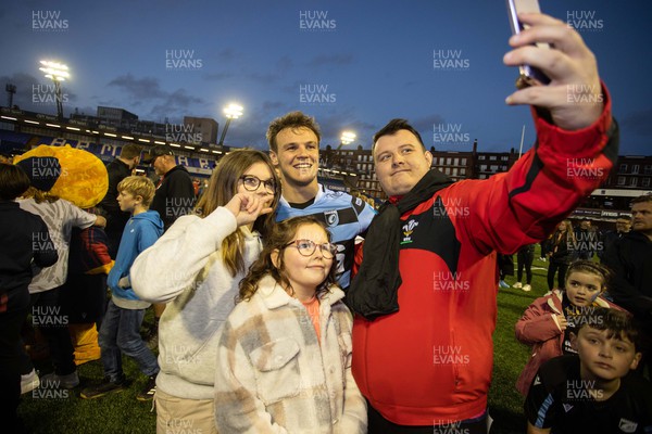 301022 - Cardiff Rugby v Edinburgh - BKT United Rugby Championship - Jarrod Evans of Cardiff with fans at full time