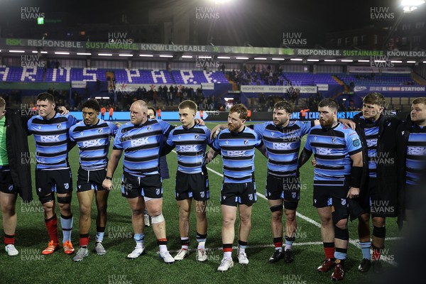 210325 - Cardiff Rugby v Emirates Lions - United Rugby Championship - Cardiff team huddle at full time