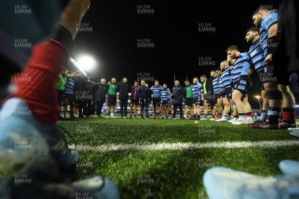 210325 - Cardiff Rugby v Emirates Lions - United Rugby Championship - Cardiff team huddle at full time