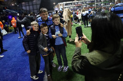 270925 - Cardiff Rugby v Emirates Lions - United Rugby Championship - Alex Mann of Cardiff with fans at full time