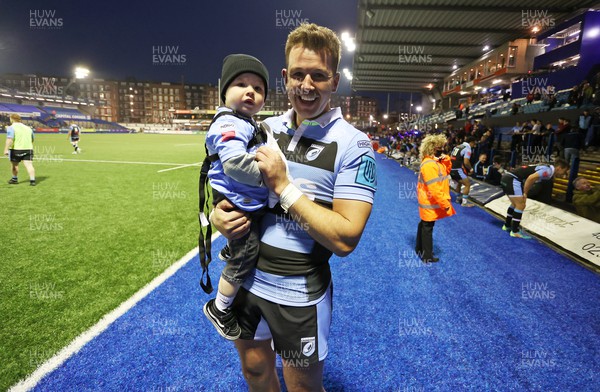 260322 - Cardiff Rugby v Glasgow Warriors - United Rugby Championship - Jason Harries of Cardiff Rugby with his son