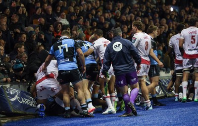 231026 Cardiff Rugby v Hollywoodbets Sharks, BKT United Rugby Championship - Players get involved in a scuffle after James Botham of Cardiff Rugby powers over to score try