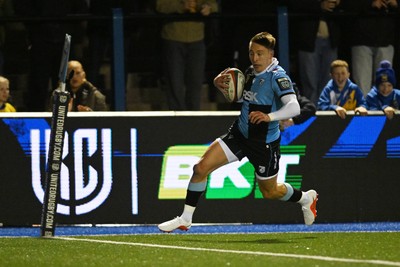 231026 - Cardiff Rugby v Hollywoodbets Sharks - United Rugby Championship - Josh Adams of Cardiff Rugby runs in to score a try