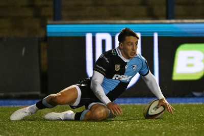 231026 - Cardiff Rugby v Hollywoodbets Sharks - United Rugby Championship - Josh Adams of Cardiff Rugby scores a try