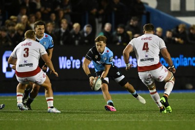 231026 - Cardiff Rugby v Hollywoodbets Sharks - United Rugby Championship - Alex Mann of Cardiff Rugby is challenged by Hanro Jacobs of Sharks