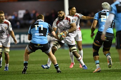 231026 - Cardiff Rugby v Hollywoodbets Sharks - United Rugby Championship - Vincent Tshituka of Sharks is challenged by Danny Southworth of Cardiff Rugby