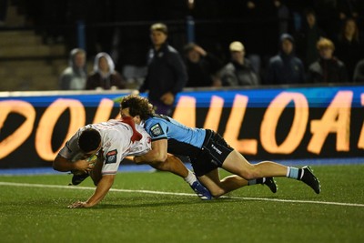231026 - Cardiff Rugby v Hollywoodbets Sharks - United Rugby Championship - Matt Romao of Sharks runs in to score a try
