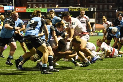 231026 - Cardiff Rugby v Hollywoodbets Sharks - United Rugby Championship - Sharks push over to score a try